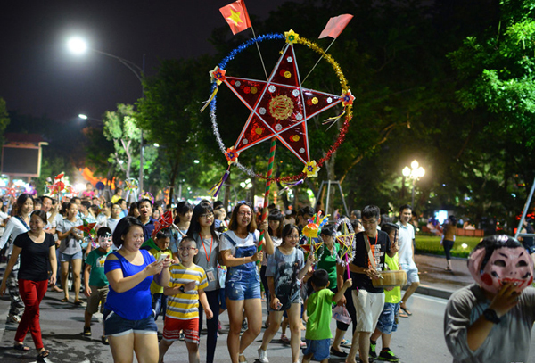 Hồ Gươm trung thu